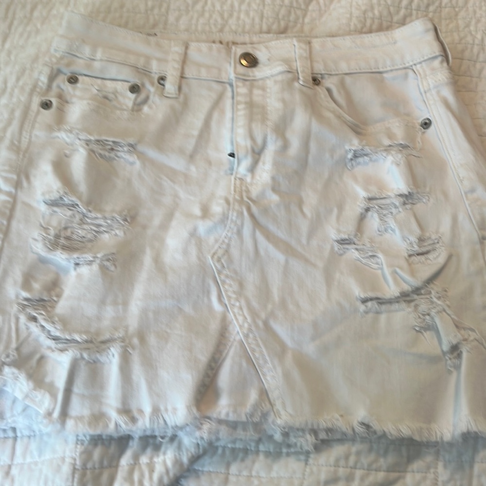American eagle ripped white jean skirt. Size 4